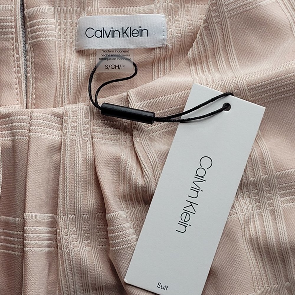 Calvin‎ Klein Womens Top SZ Small Blouse Sleeveless Pleated Neutral Blush - Picture 10 of 13